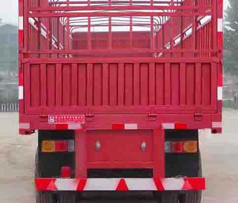 仓栅式半挂车图片